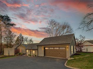 2 Saint Marys Knls, Saint Louis, MO 63124