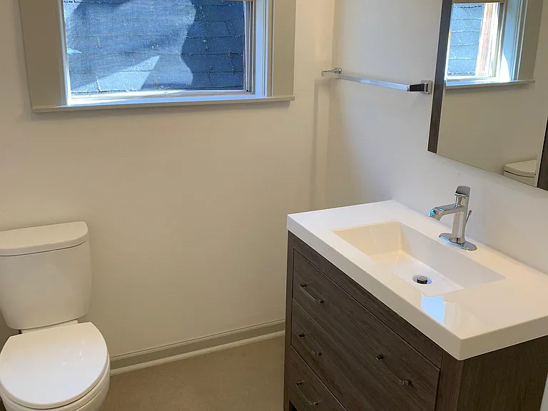 3640 SE Hawthorne Blvd #8 — Photo 3