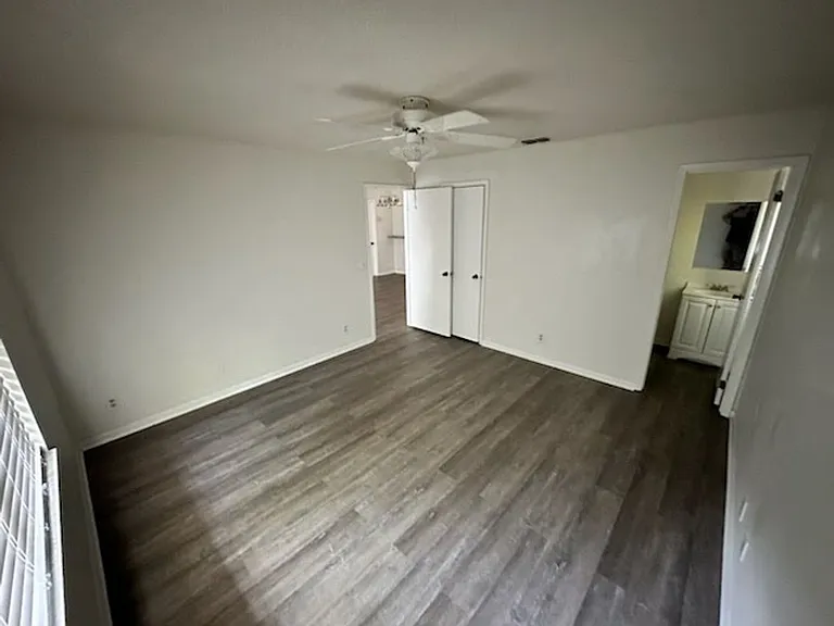 1154 Ashland Ct — Photo 12