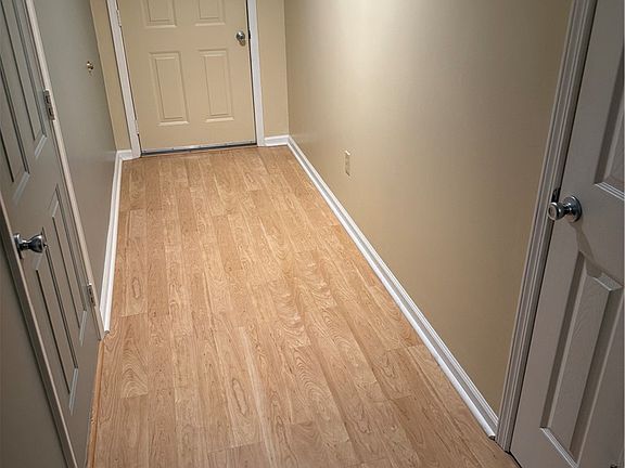 4th image of 325 S Sandy Brook Way