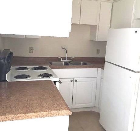 4th image of 920 62nd Ave S APT A10
