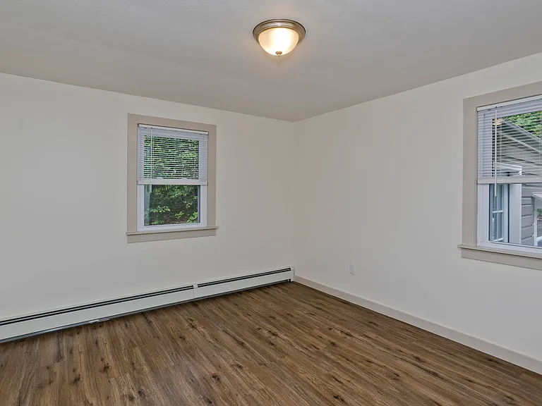294 Buckland Rd — Photo 12
