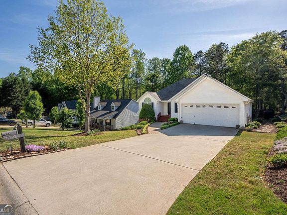 3rd image of 7272 Plum Creek Dr