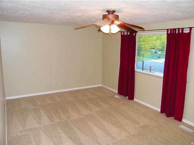 6893 S Rhonda Ave — Photo 10