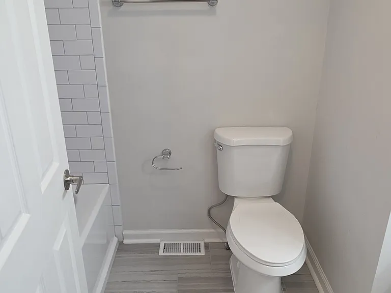 111 N Janney St — Photo 9