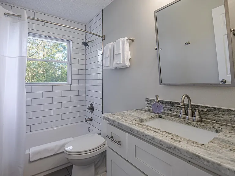 941 Pine Mnr — Photo 17