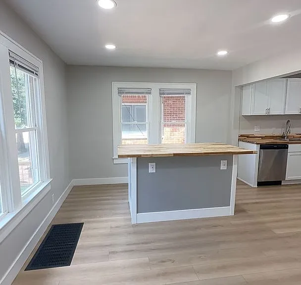 508 N Lincoln St — Photo 17