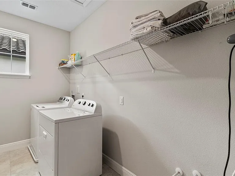 8764 Powder Ridge Trl — Photo 21