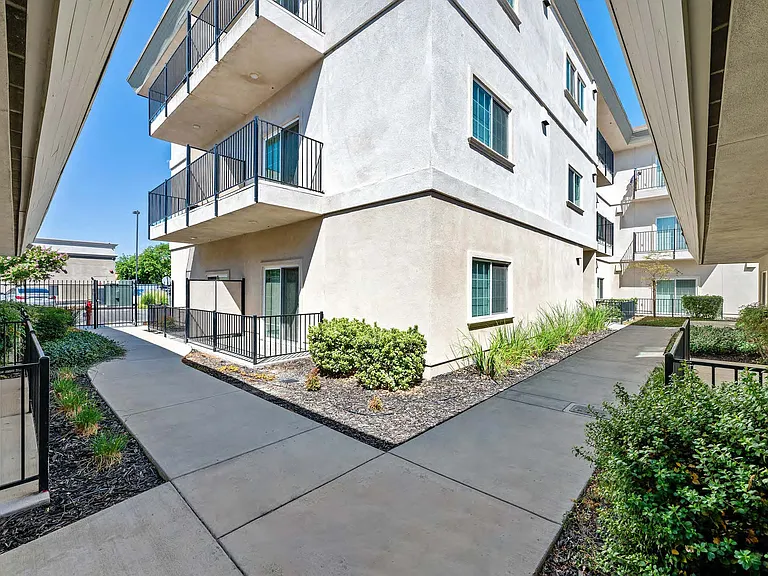 Volare Apartment Homes — Photo 16