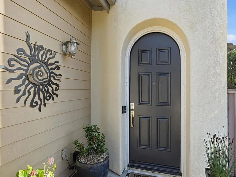 1109 Hampton Ct — Photo 16