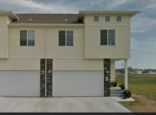 4344 Estate Dr S, Fargo, ND 58104