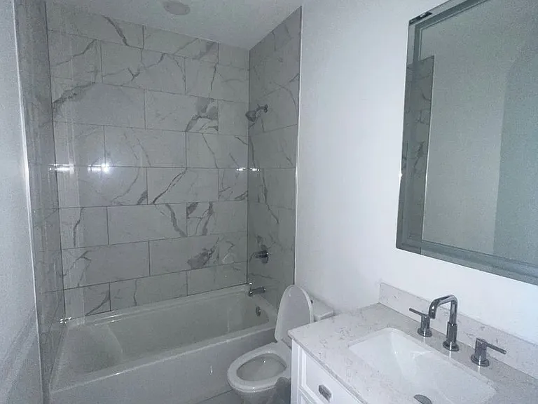817-19 Adams St #819 — Photo 8