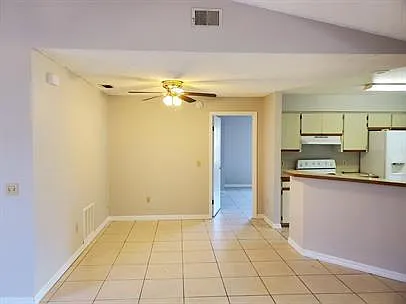 1133 James Ave — Photo 4