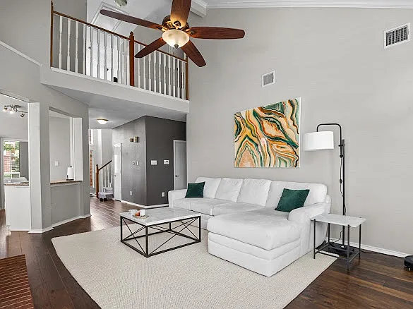 10800 Alexandria Dr — Photo 11