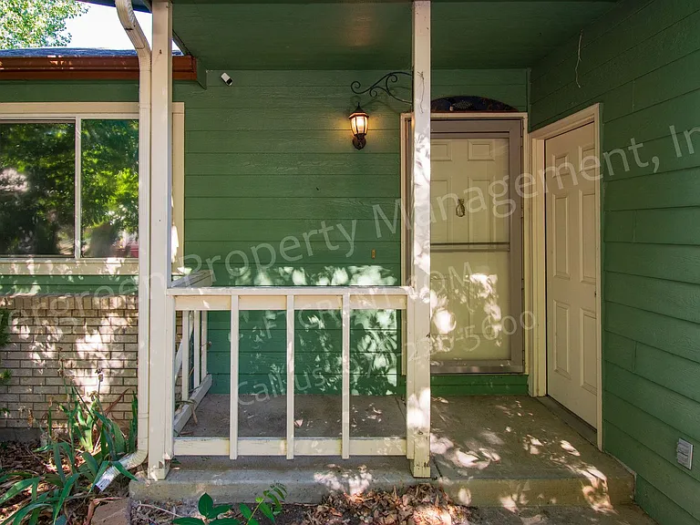2302 Turquoise St — Photo 43