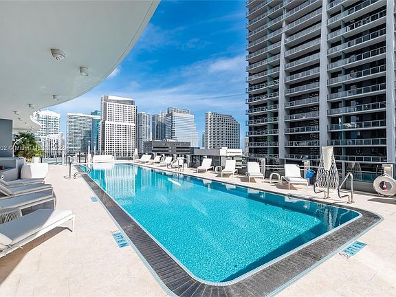 5th image of 1000 Brickell Plz #3714
