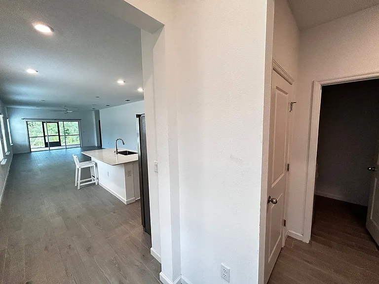 23 Lake Sinclair St — Photo 6