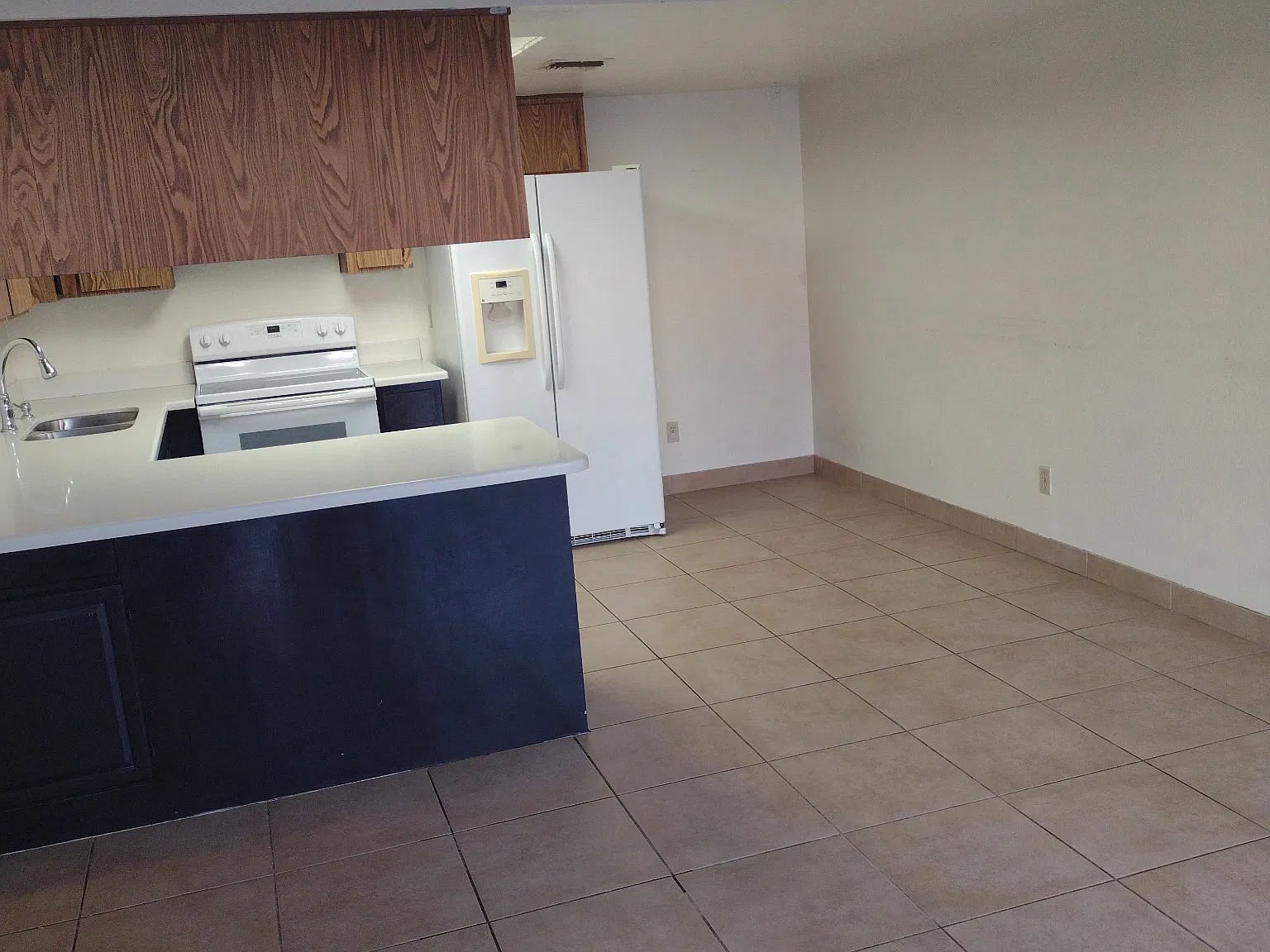 2 bed, 1.5 bath, 818 sqft, $1,295 — Photo 4