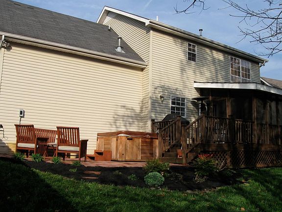 2nd image of 1377 Woodridge Dr