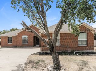 302 Shadow Bend Cir, Red Oak, TX 75154