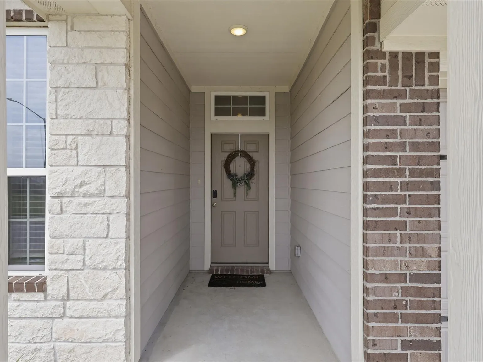 3 bed, 2.0 bath, 1507 sqft, $2,200 — Photo 2