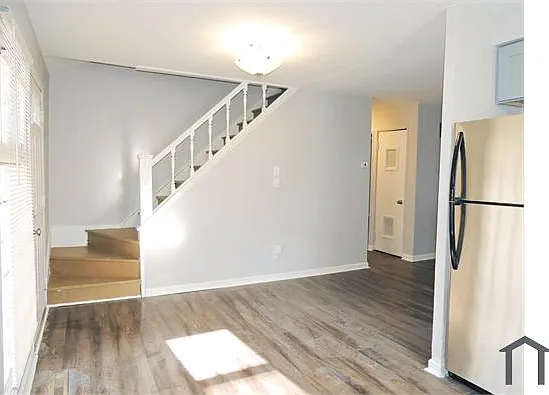 459 Clarmont Rd — Photo 5