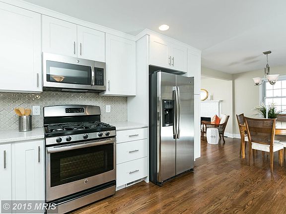 3rd image of 11 Rose St