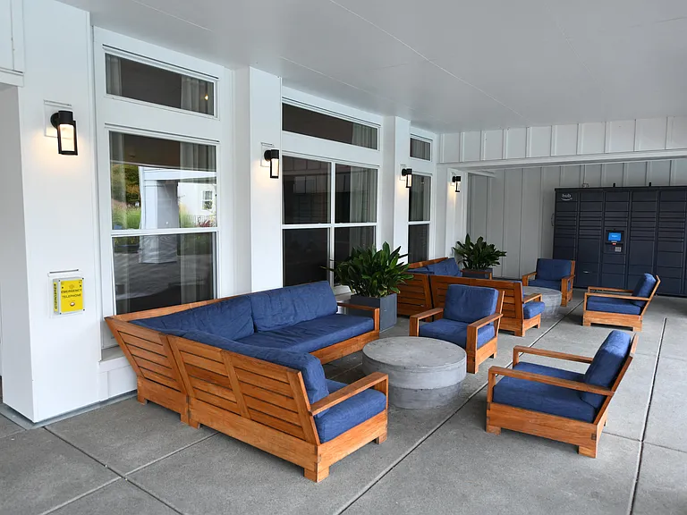 Emerald Place Apartments — Photo 23