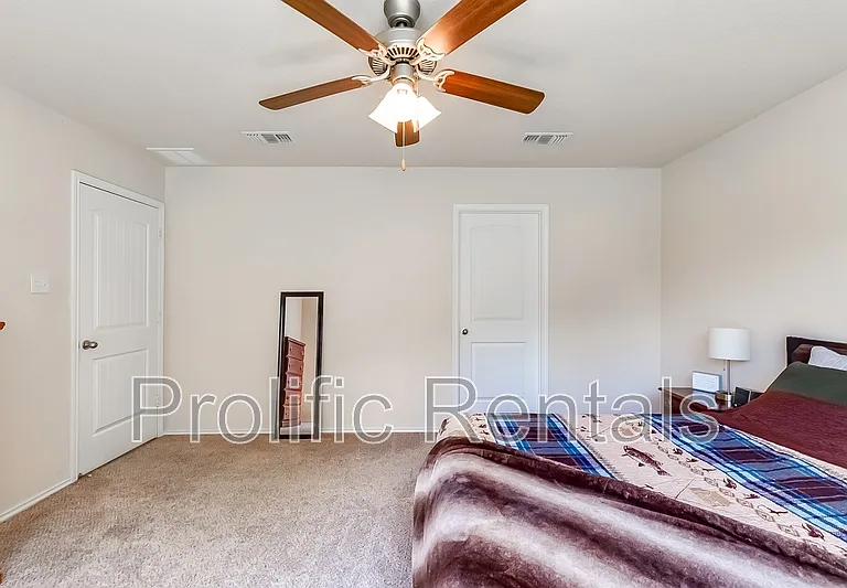5102 Screaming Eagle Cir — Photo 18