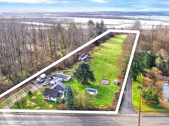 2nd image of 1818 Marine Drive NE