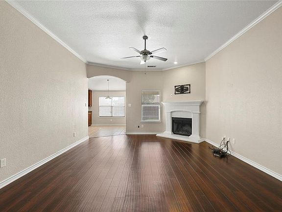 4th image of 8205 Deer Bluff Ln