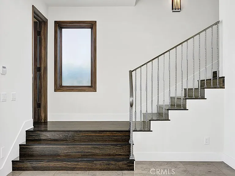 243 Poppy Ave — Photo 6