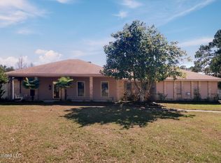 11201 Creek Dr, Gulfport, MS 39503