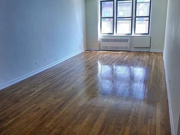 2nd image of 950 E 14th St APT 3H