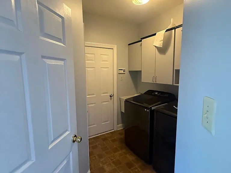 714 Marcus Cir — Photo 10