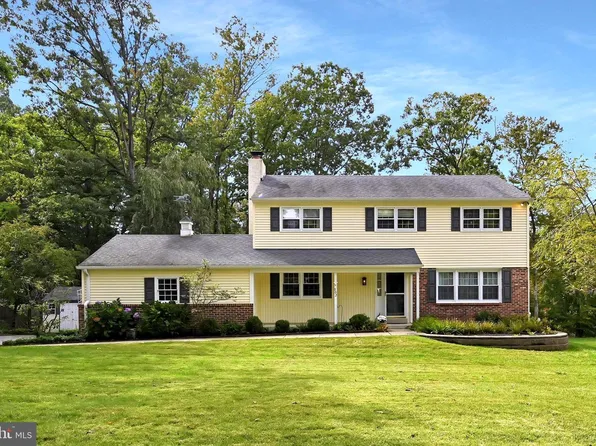 802 Irene Dr, West Chester, PA 19380