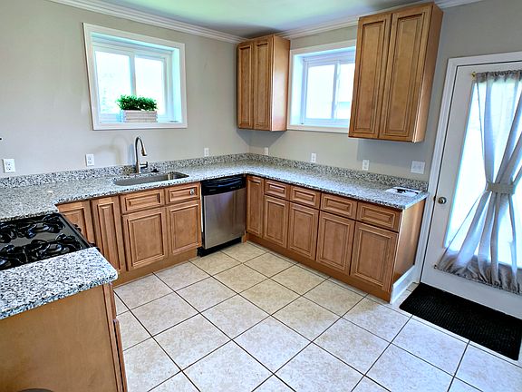 5th image of 3411 9th Street Dr NE