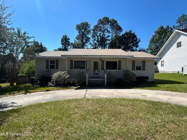 8924 Hamakua St, Diamondhead, MS 39525