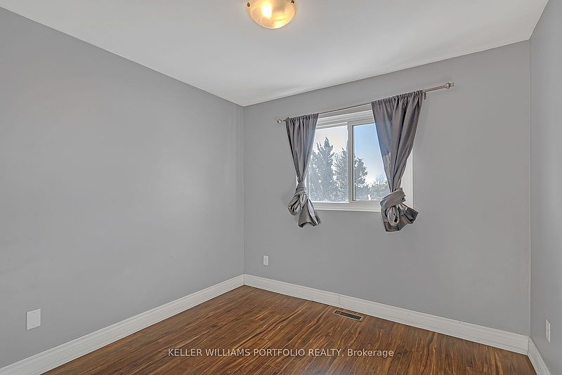 Ajax House for rent - 5 Bedrooms — photo 21