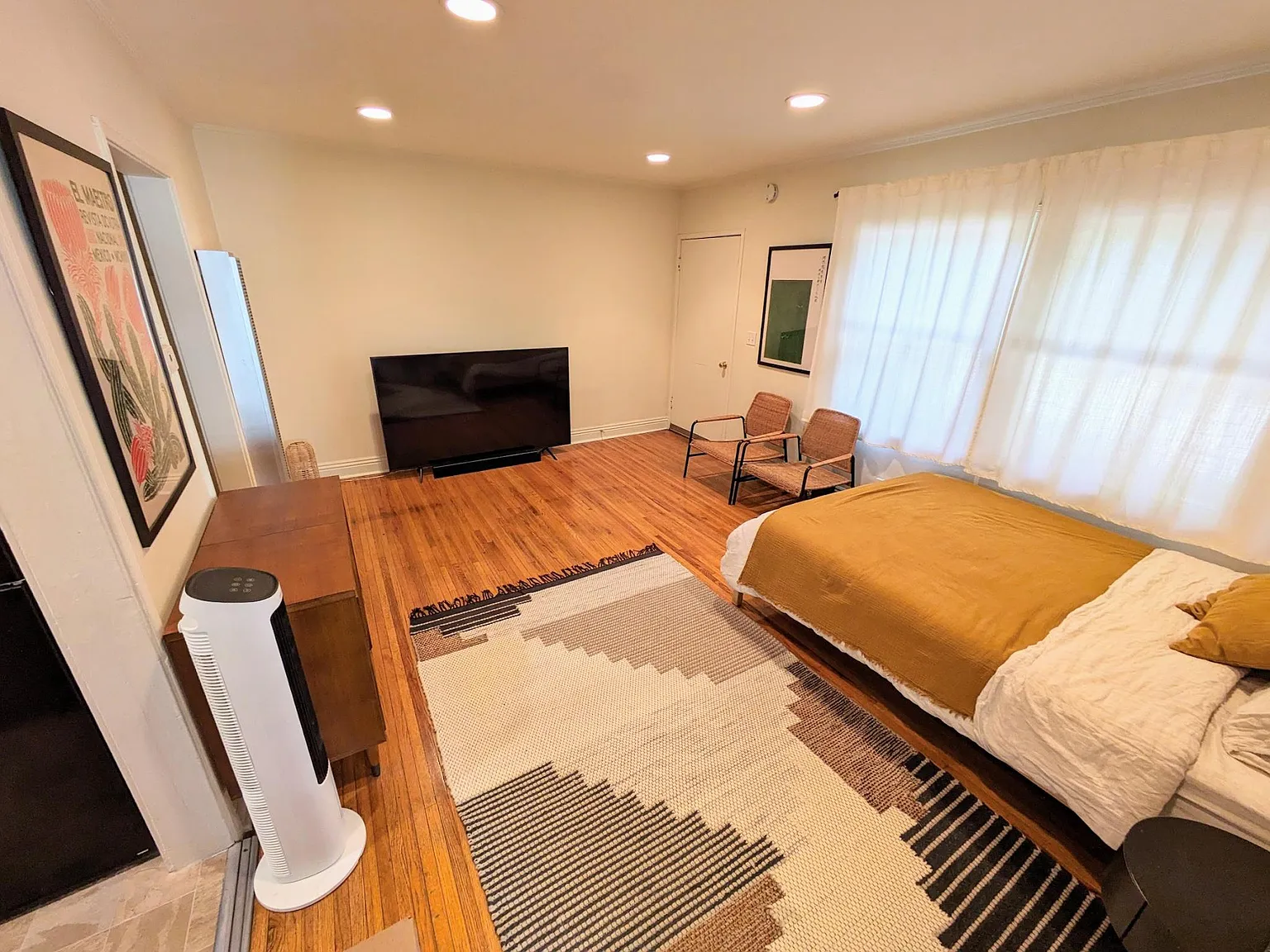 Studio, 360 sqft, $2,000 — Photo 2