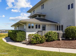 800 Country Club Rd APT 37, Morehead City, NC 28557