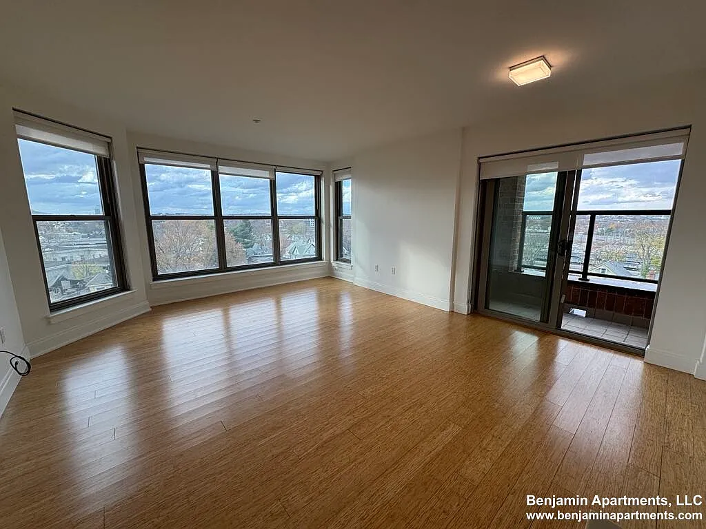2 bed, $4,200 — Photo 4