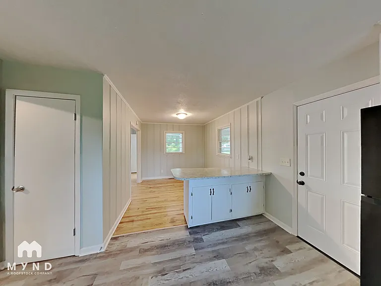 921 N Highland Dr — Photo 6