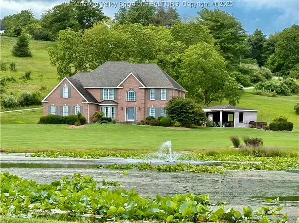 358 Evans Grove Dr, Evans, WV 25241