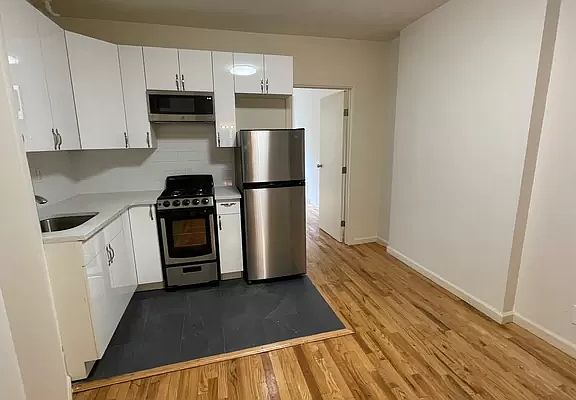 2nd image of 323 E 88th St