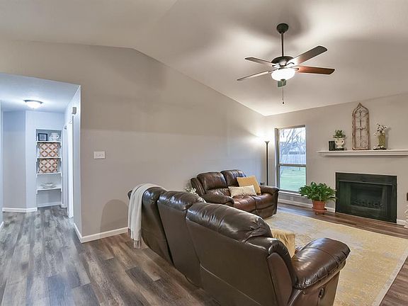 4th image of 6205 Arrowwood Dr