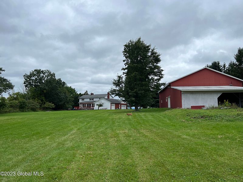 3rd image of 409 Pleasant Valley Road