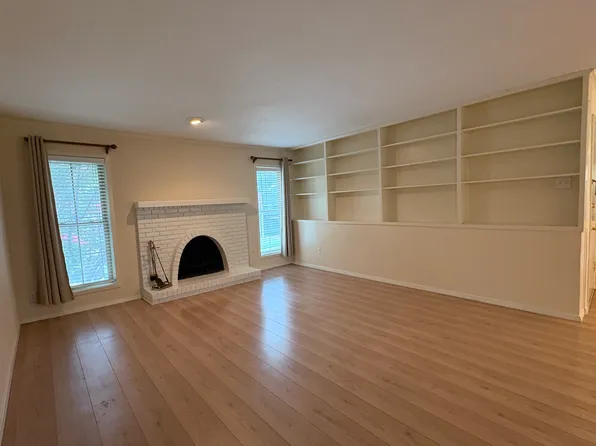7731 Meadow Park Dr APT 220, Dallas, TX 75230