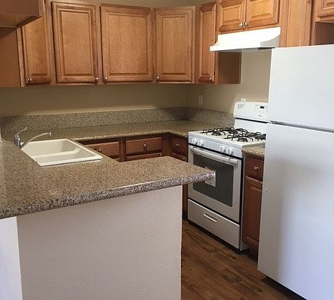 3rd image of 2933 B St #6