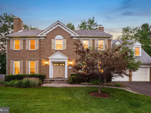 9705 Holloway Hill Ct, Potomac, MD 20854